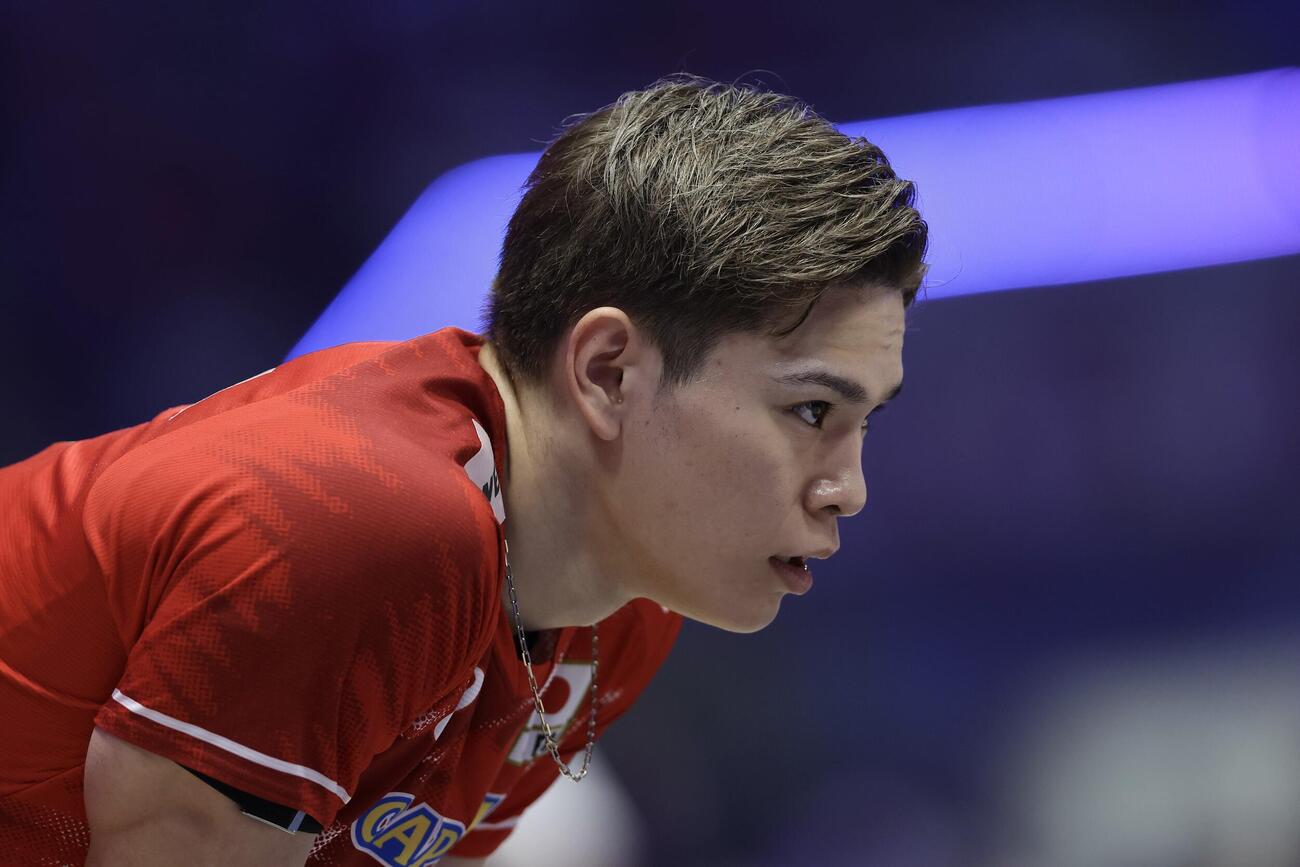 日本対イラン　ウオーミングアップを行う西田有志（撮影・前田充）