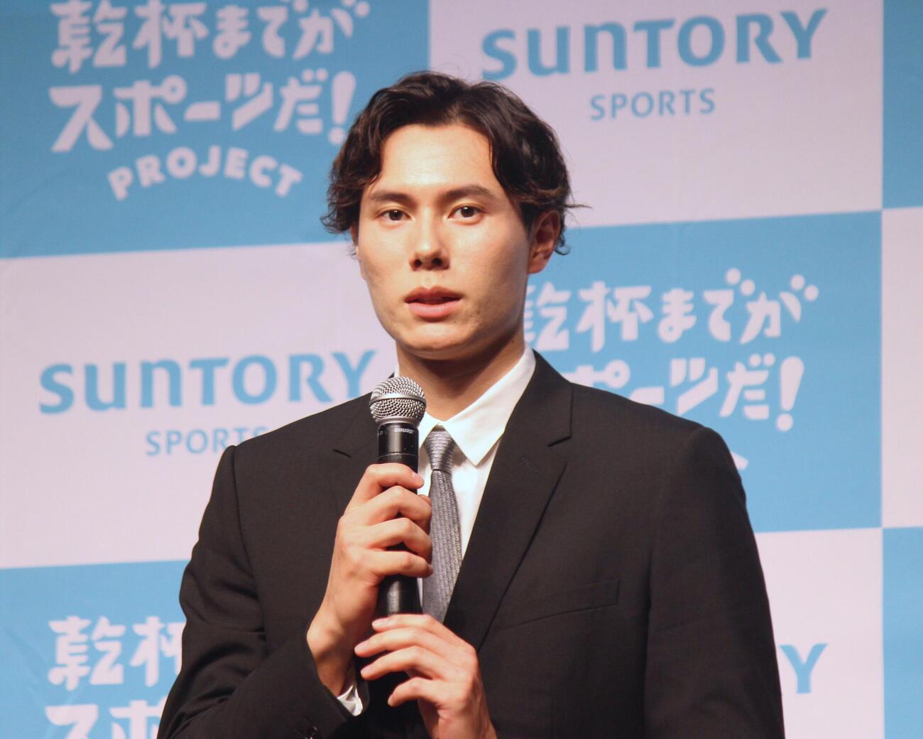 サントリースポーツの会見に出席する高橋藍