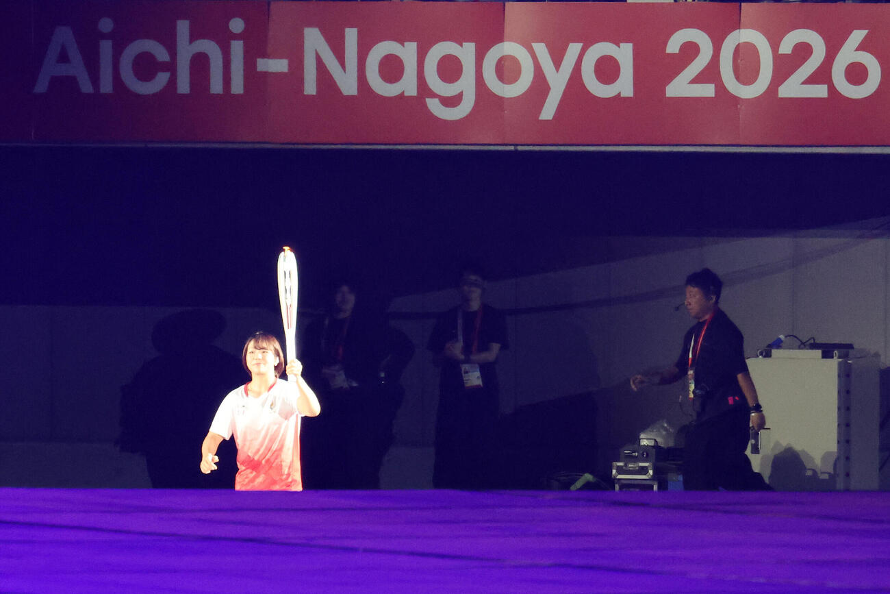 愛知・名古屋アジア大会の開会式で聖火ランナーを務める藤波朱理（撮影・宮地輝）