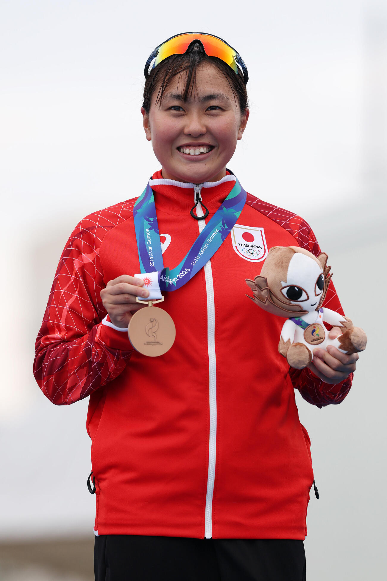アジア大会トライアスロン女子で銅メダルを獲得し笑顔を見せる林愛望（撮影・宮地輝）