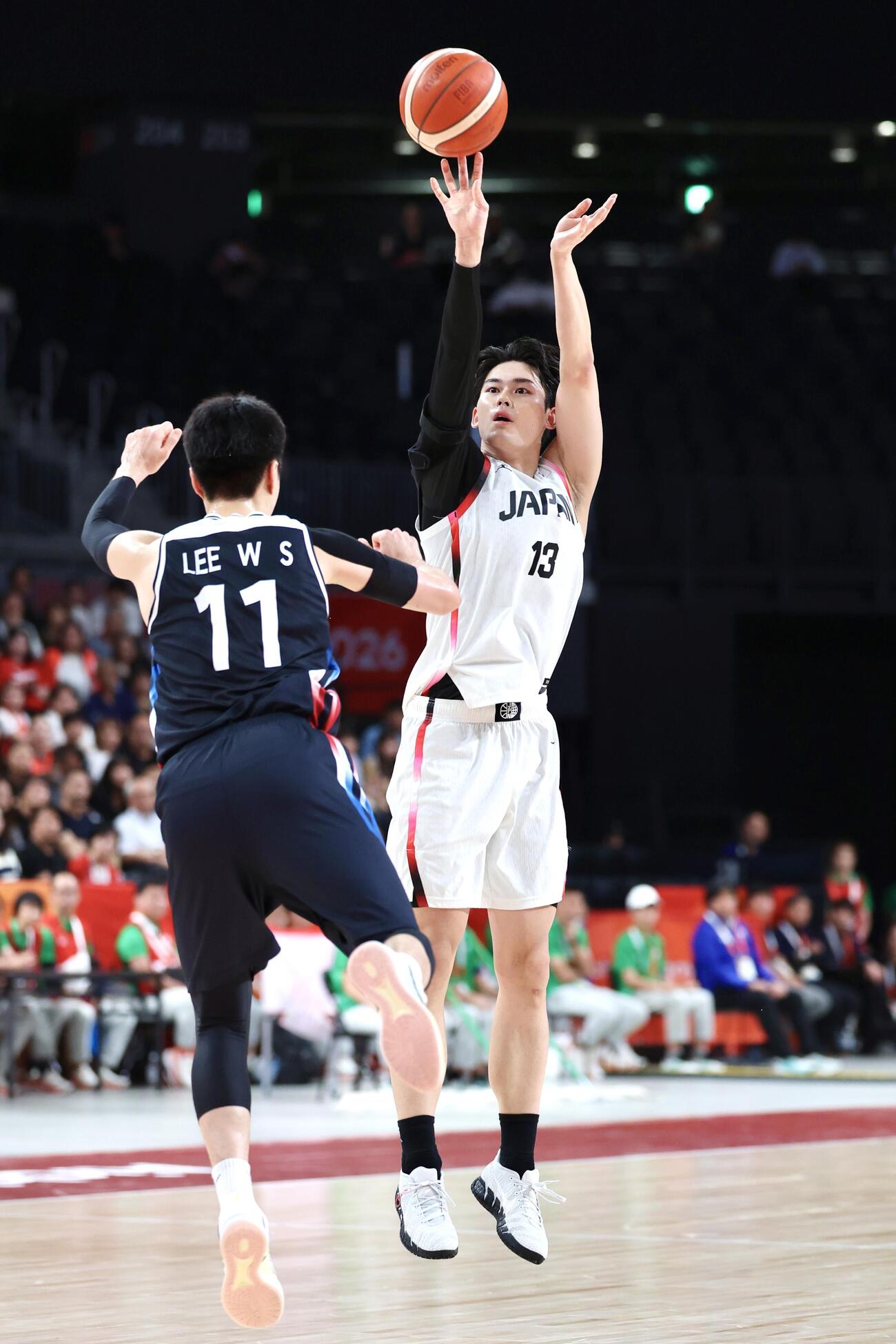 日本対韓国　第2クォーター、3点シュートを決める金近廉（撮影・宮地輝）