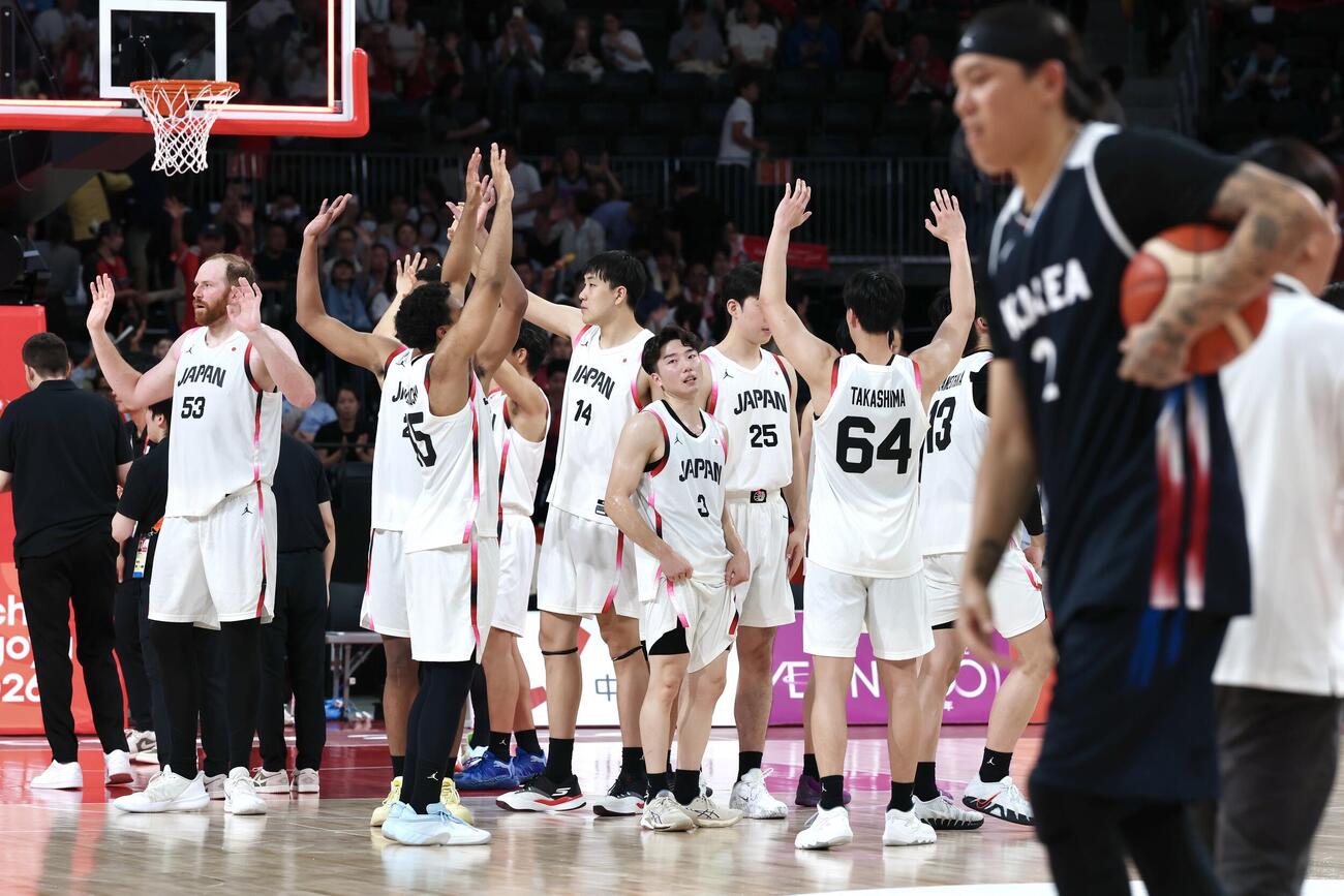 日本対韓国　韓国に敗れ準優勝となり悔しい表情を浮かべる選手たち（撮影・宮地輝）