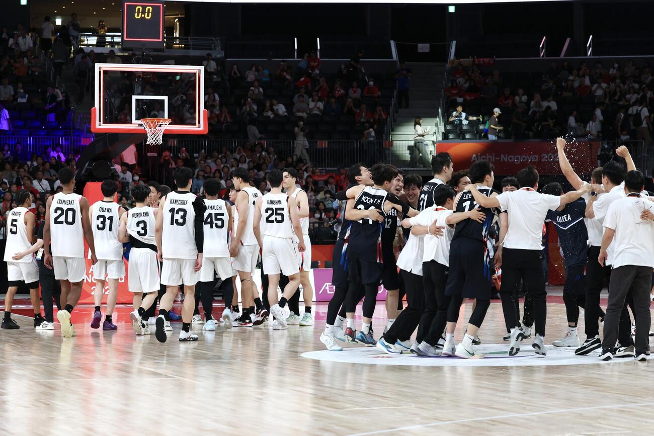 日本対韓国　韓国に敗れ準優勝となった日本（撮影・宮地輝）