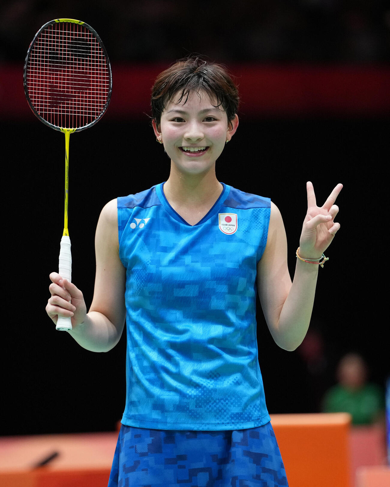 バドミントン女子団体　第2シングルスを勝利し明るい表情を見せる宮崎友花（撮影・森本幸一）
