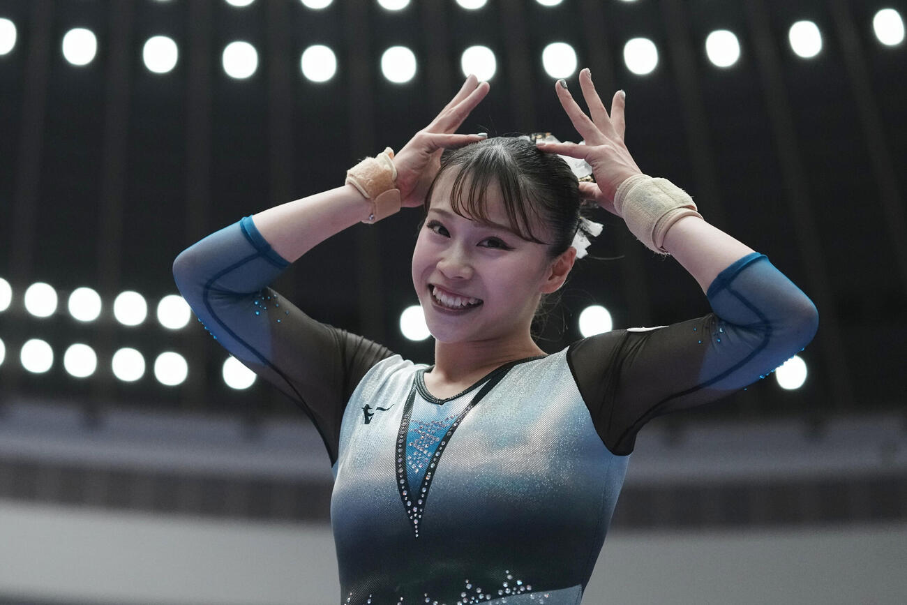 女子個人総合で優勝した杉原愛子（AP）