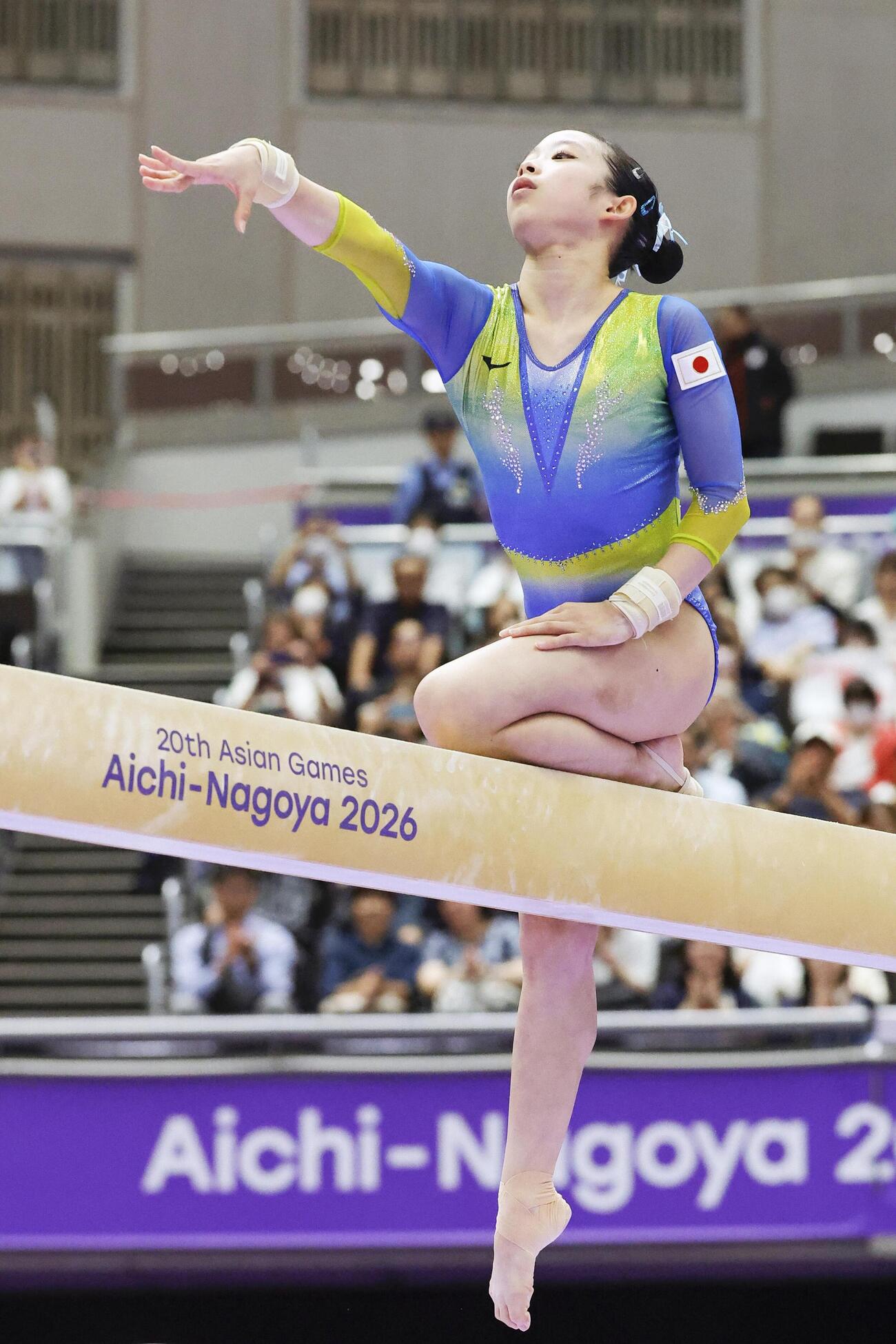女子団体総合決勝　中村遥香の平均台＝NGKスポーツプラザ