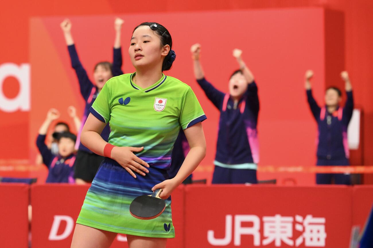 女子団体決勝　日本対中国　中国の選手に敗れた張本美和（撮影・滝沢徹郎）