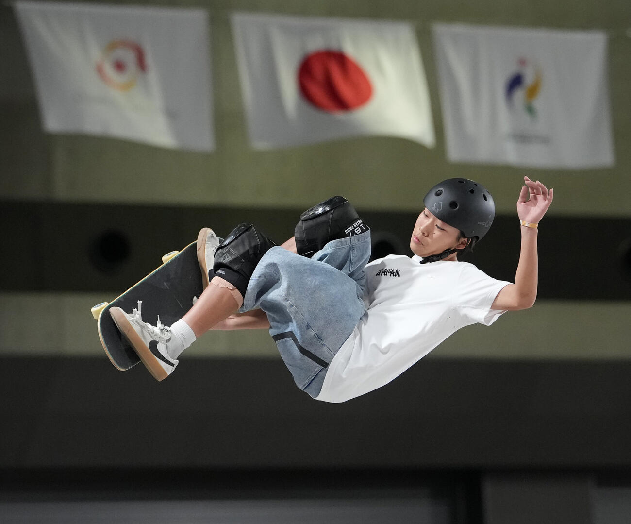 男子スケートボードパーク決勝　華麗な演技を披露する永原依弦（撮影・森本幸一）