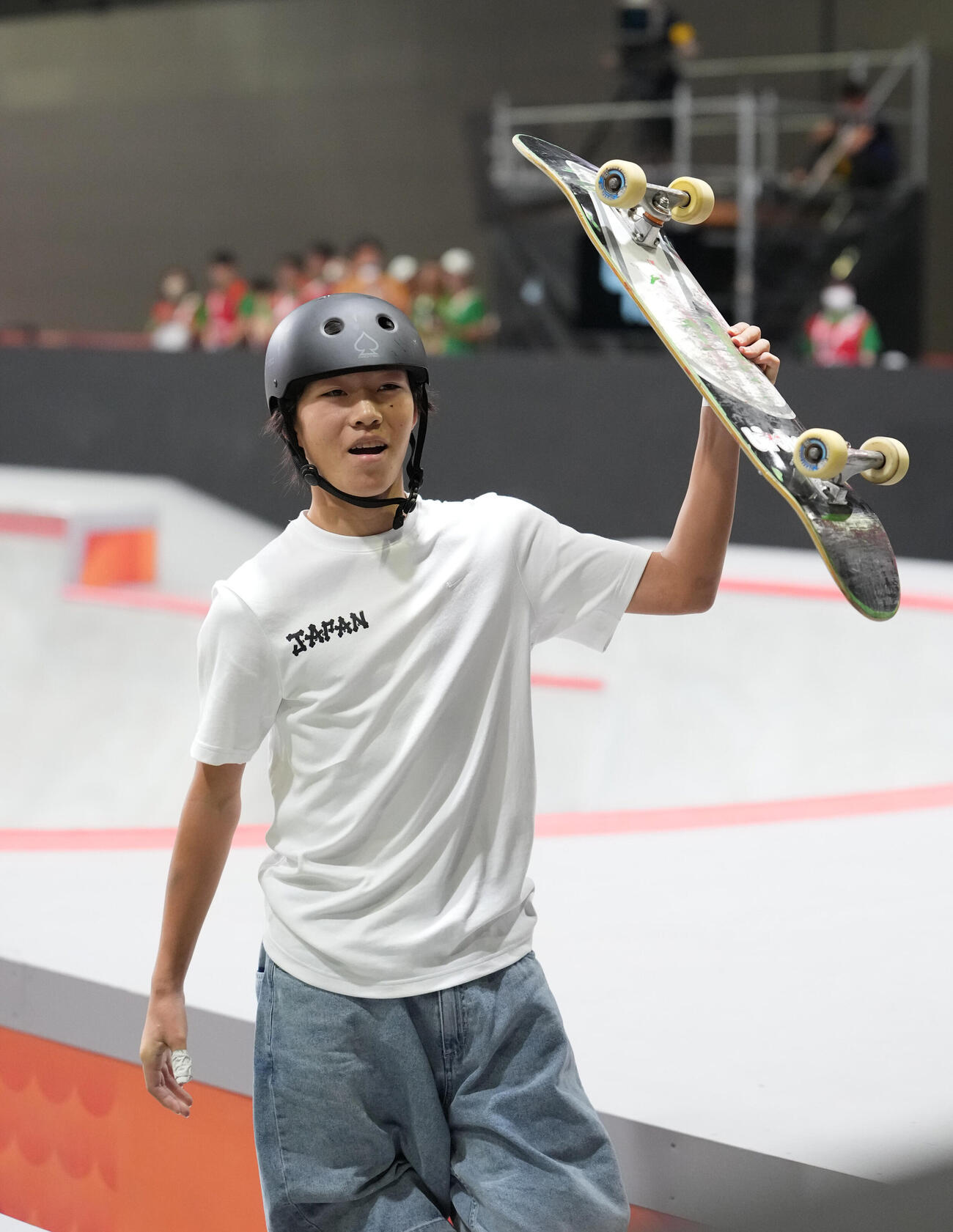 男子スケートボードパーク決勝　華麗な演技を披露し明るい表情を見せる永原依弦（撮影・森本幸一）