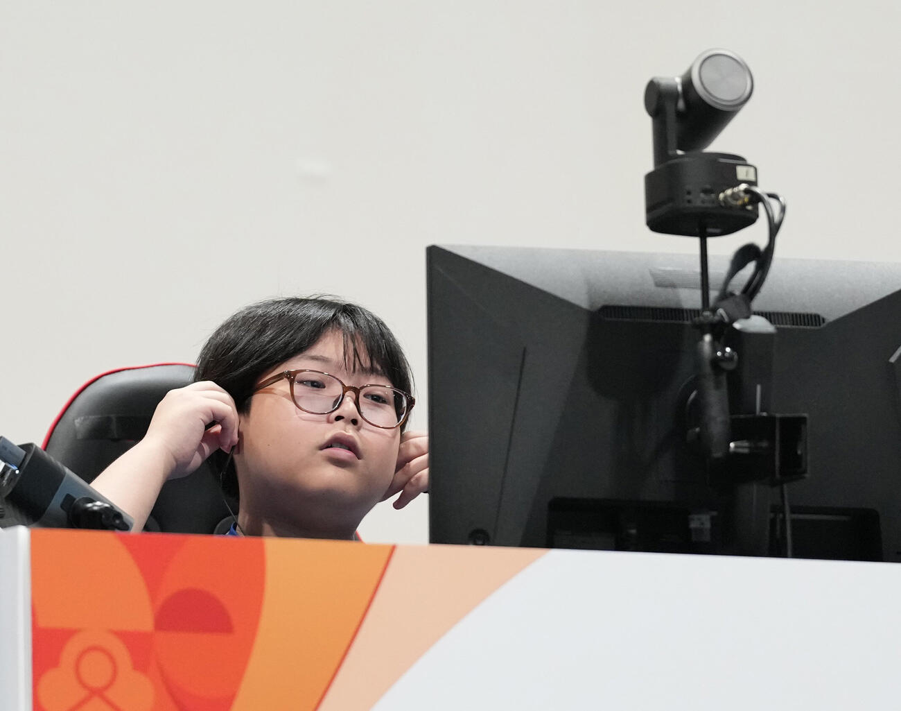 eスポーツ「ぷよぷよ」準々決勝　スタンバイする栗原悠輝（撮影・森本幸一）