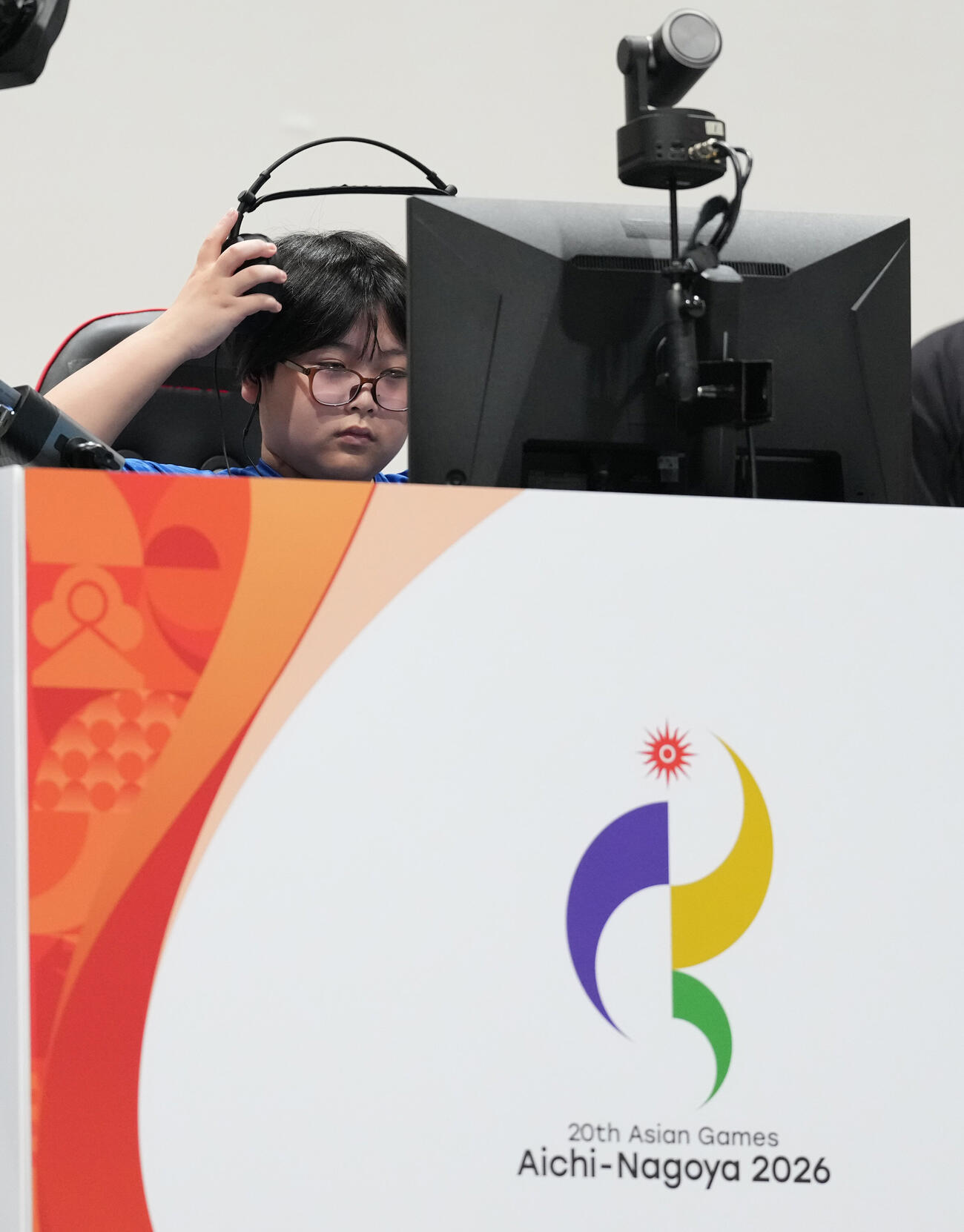 eスポーツ「ぷよぷよ」準々決勝　スタンバイする栗原悠輝（撮影・森本幸一）