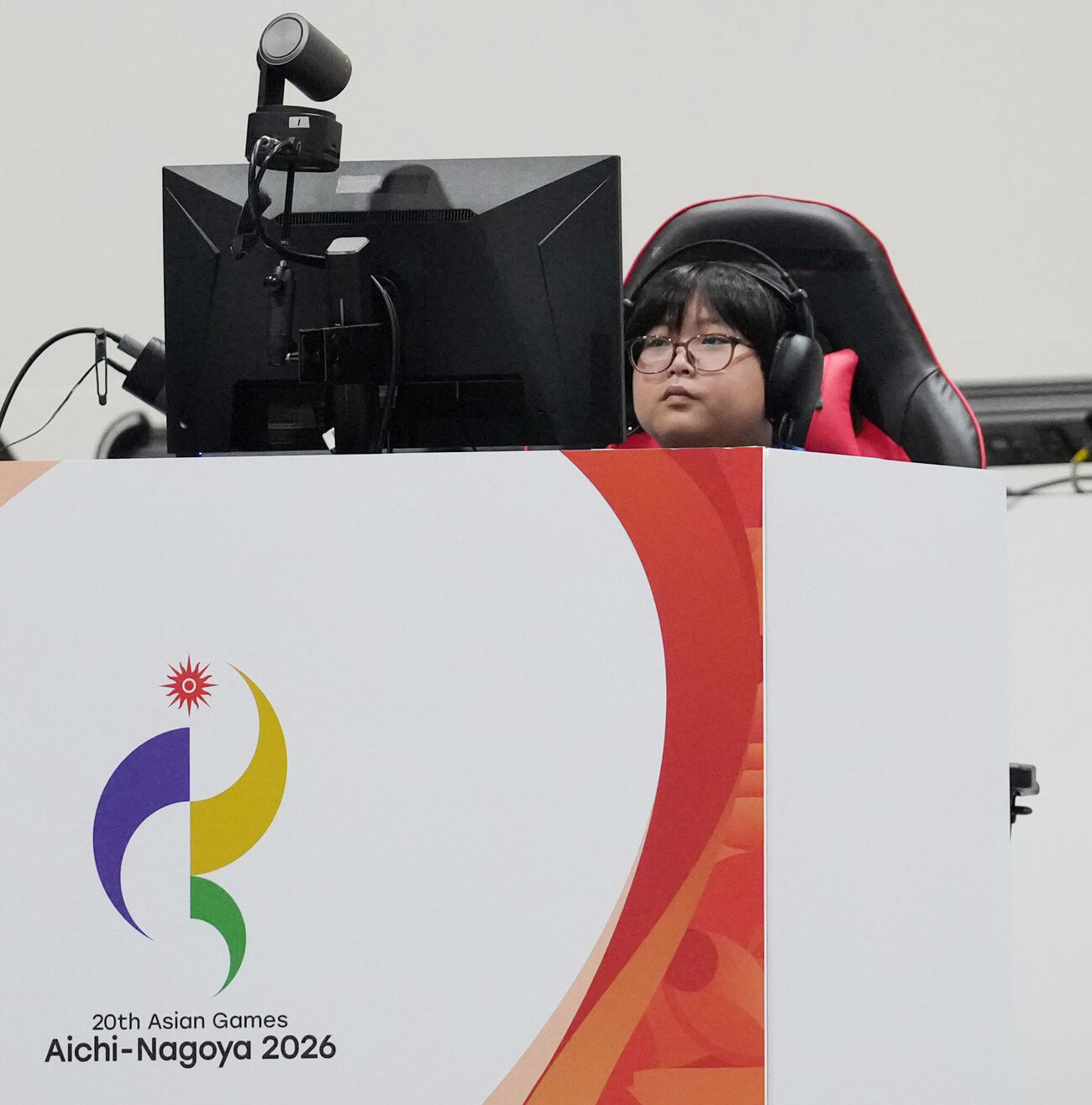 eスポーツ「ぷよぷよ」準決勝　試合に臨む栗原悠輝（撮影・森本幸一）