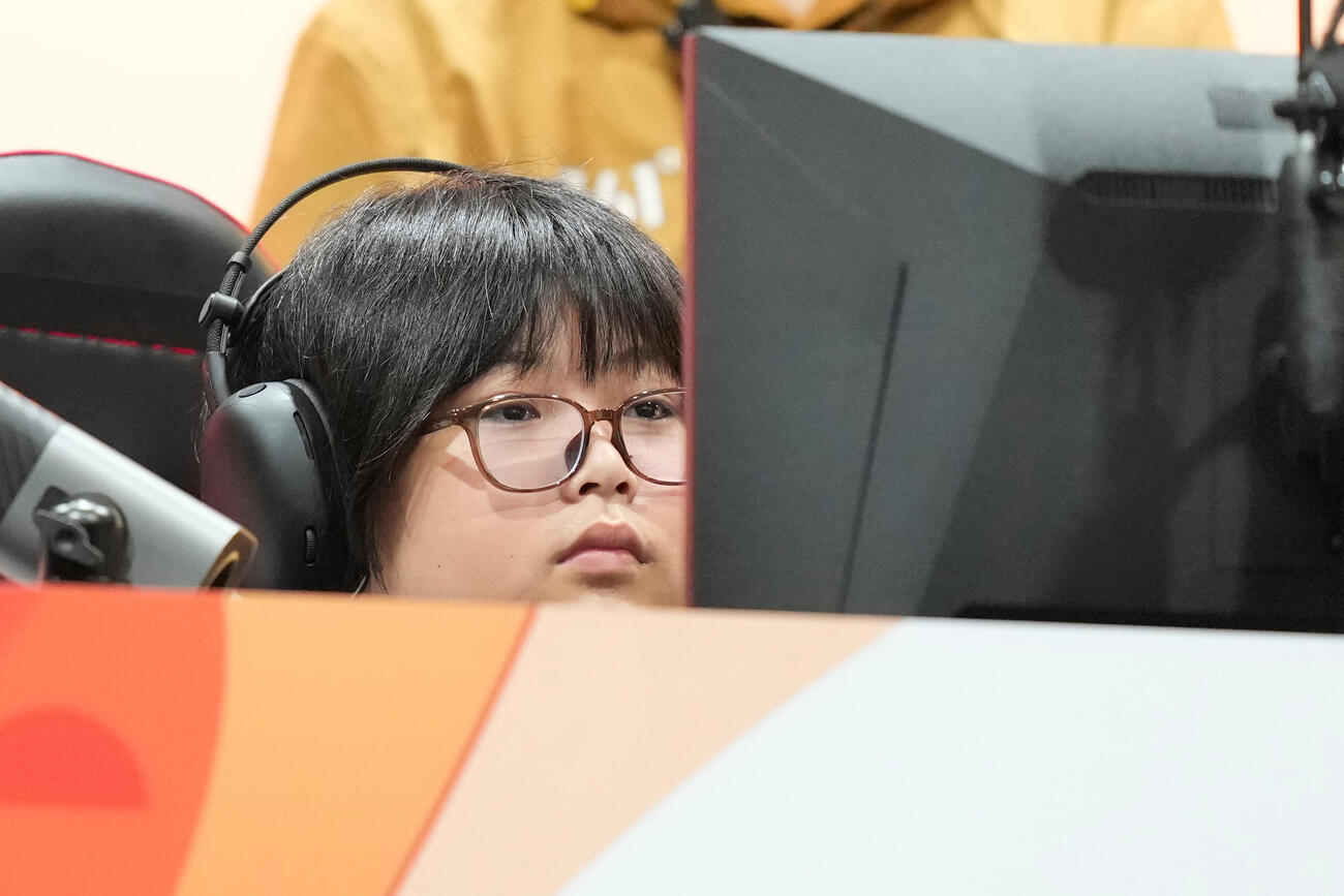 準々決勝での栗原悠輝（AP）