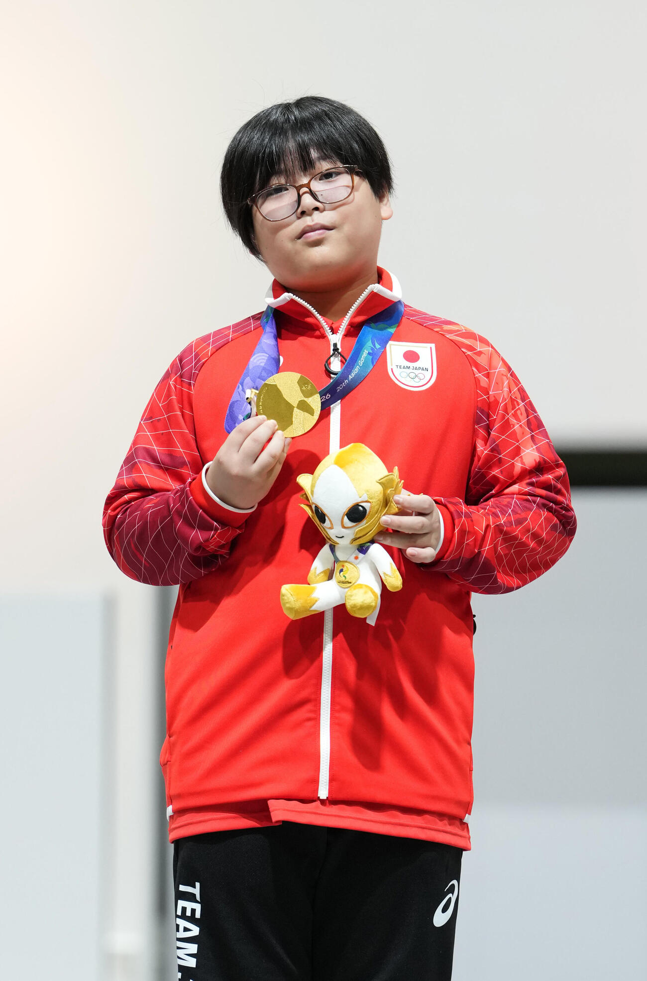 eスポーツ「ぷよぷよ」決勝　優勝し金メダルを獲得した栗原悠輝（撮影・森本幸一）
