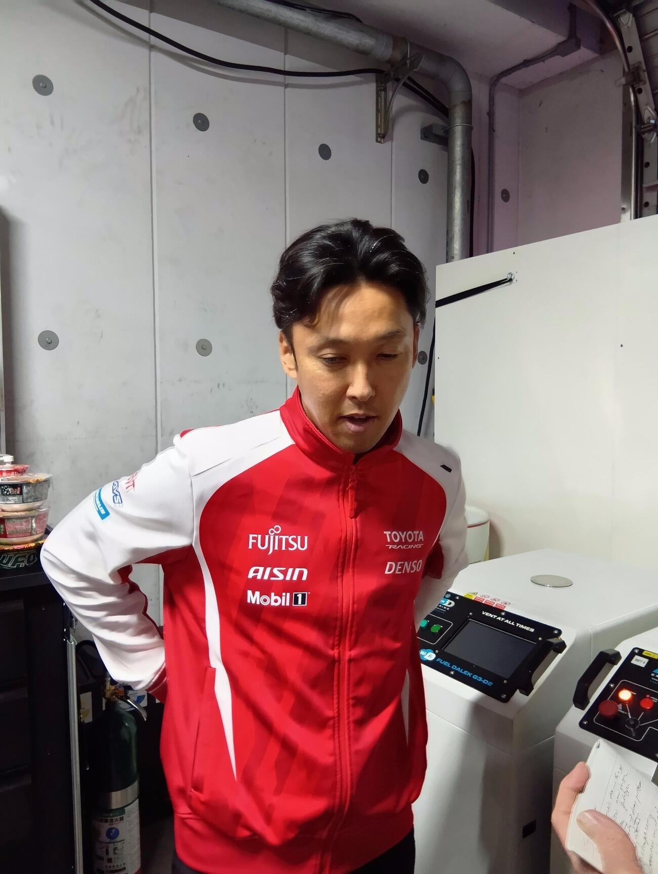 公式予選が中止になり残念がる中嶋一貴副会長（撮影・飯田玄）
