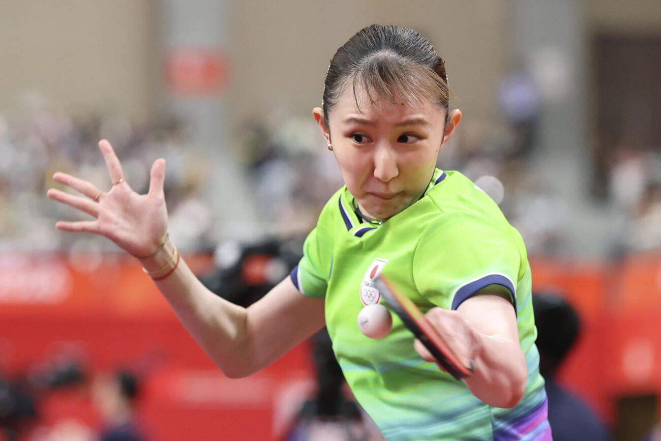 女子シングルス準々決勝　マカオ選手と対戦する早田ひな＝豊田市総合体育館（共同）