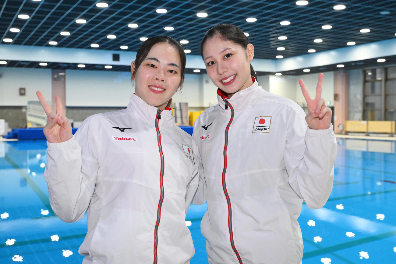 佐藤友花（左）と比嘉もえ（2026年9月撮影）