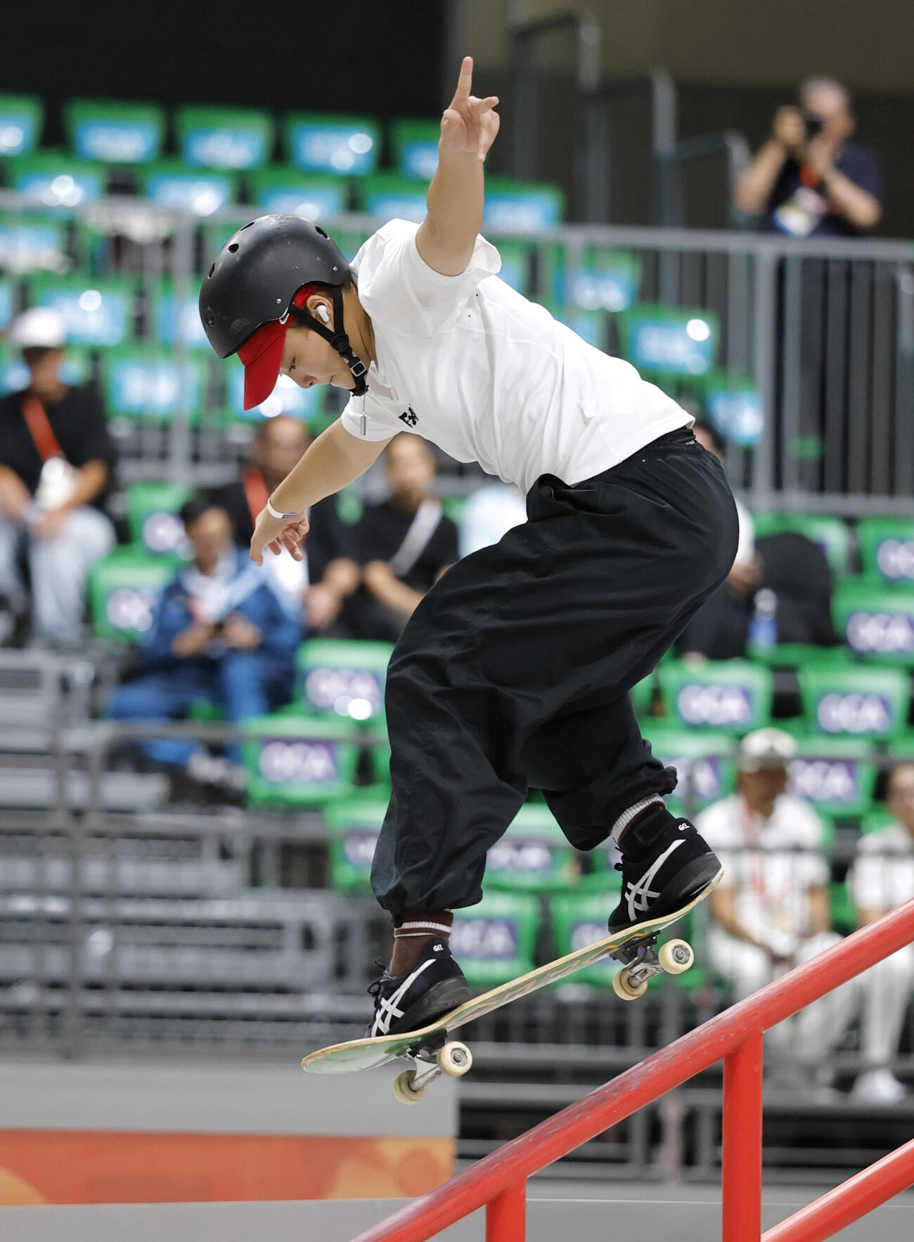 女子ストリート決勝　演技する松本雪聖＝愛知県国際展示場(共同)