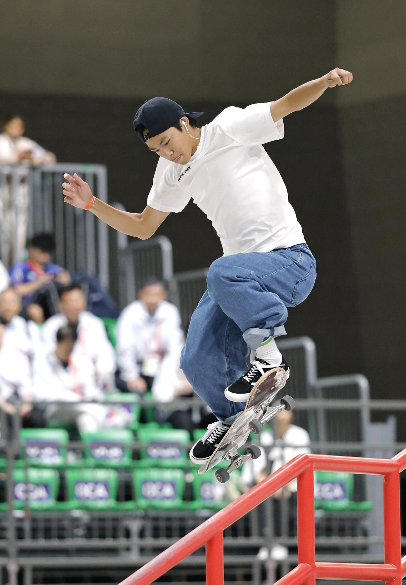 男子ストリート予選　演技する佐々木音憧＝愛知県国際展示場（共同）