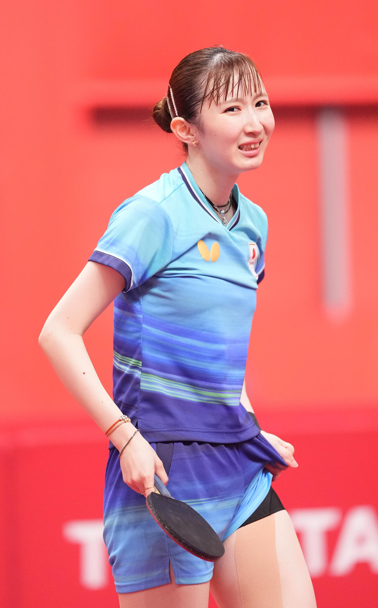 卓球女子シングルス準決勝　早田ひな対孫穎莎　孫穎莎にポイントを取られ悔しい表情を見せる早田ひな（撮影・森本幸一）