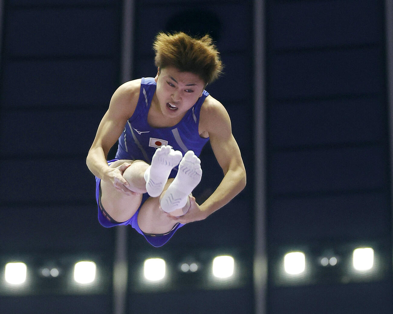 男子決勝1回目　松本悠生の演技＝NGKスポーツプラザ(共同)