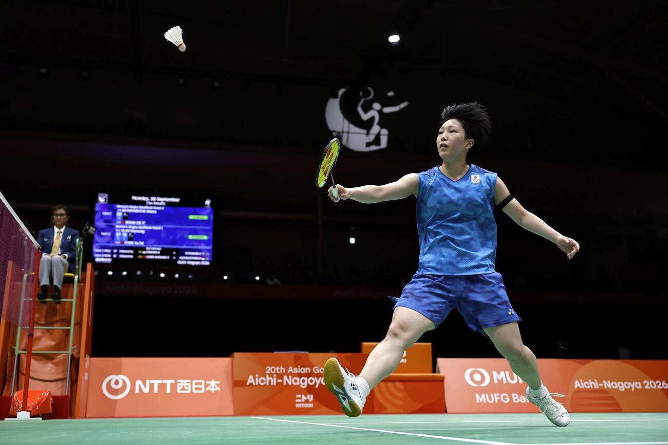 女子シングルス準決勝　プレーする山口茜＝一宮市総合体育館（共同）
