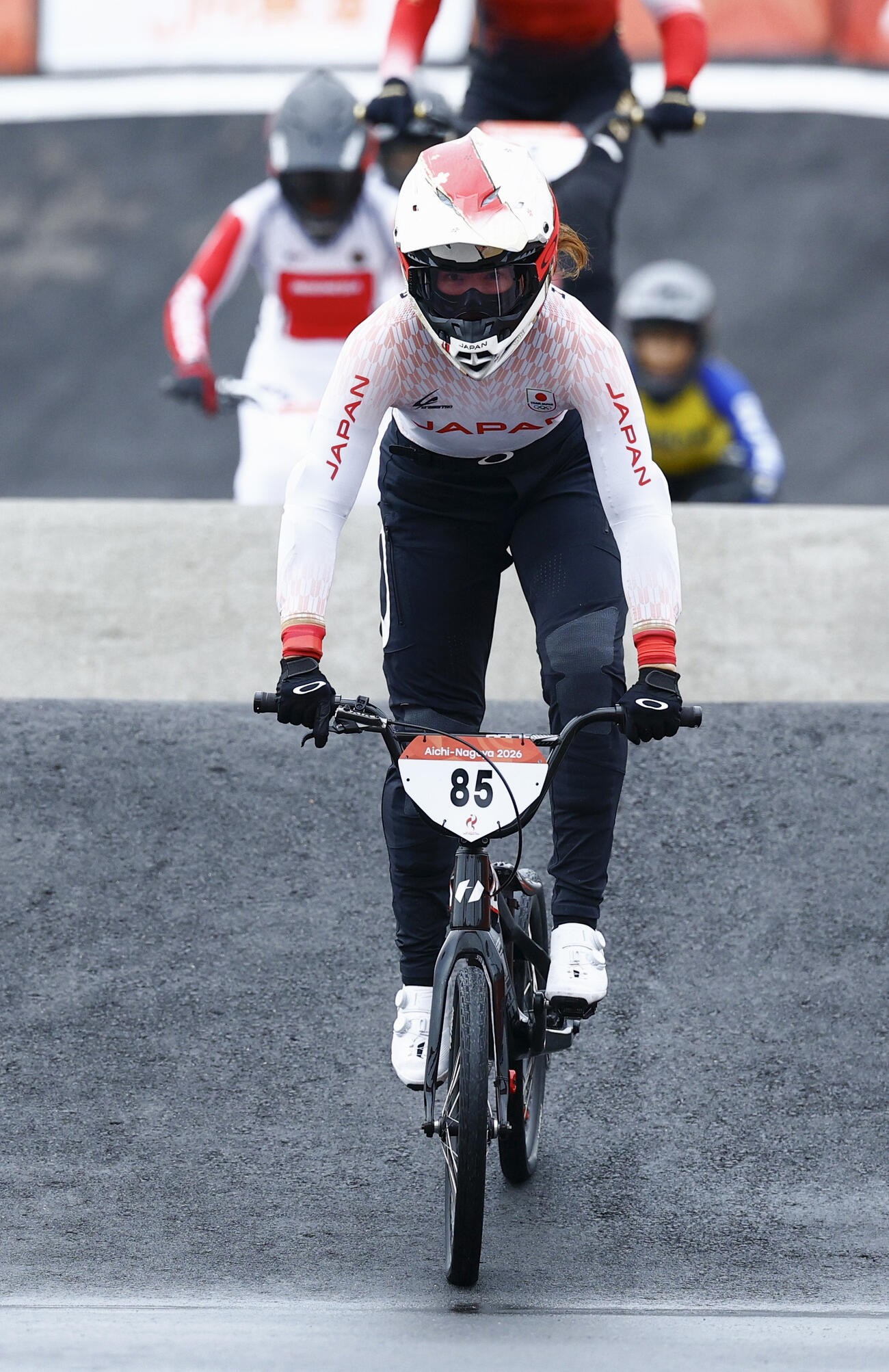 女子BMXレース決勝　力走する畠山紗英（共同）