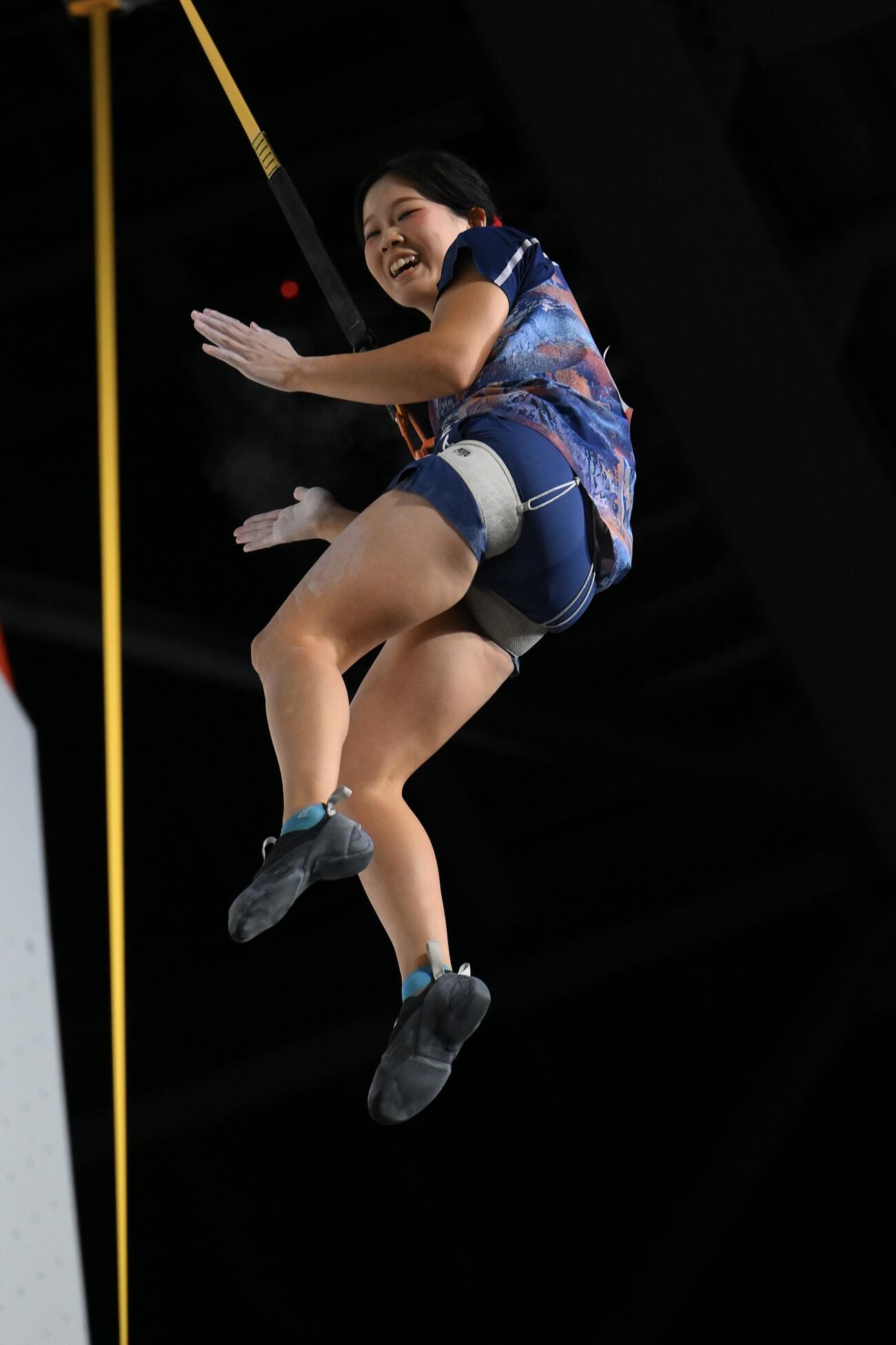 女子スピード準決勝進出を決め笑顔の林かりん（撮影・滝沢徹郎）