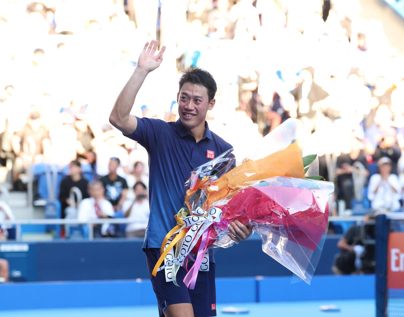 錦織圭対フランシス・ティアフォー　観客の声援に笑顔で応える錦織圭（撮影・増田悦実）