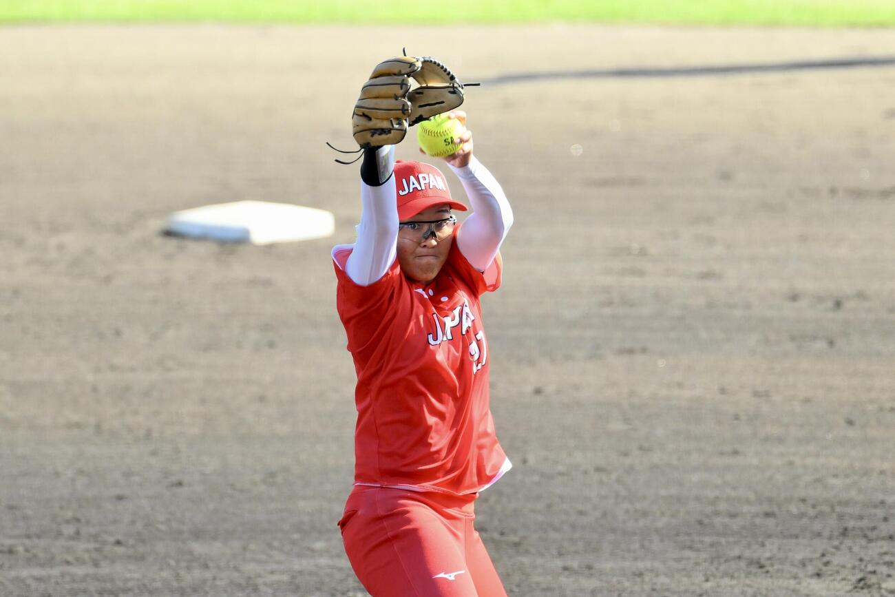 ソフトボール決勝　日本対中国　日本先発の後藤希友（撮影・滝沢徹郎）
