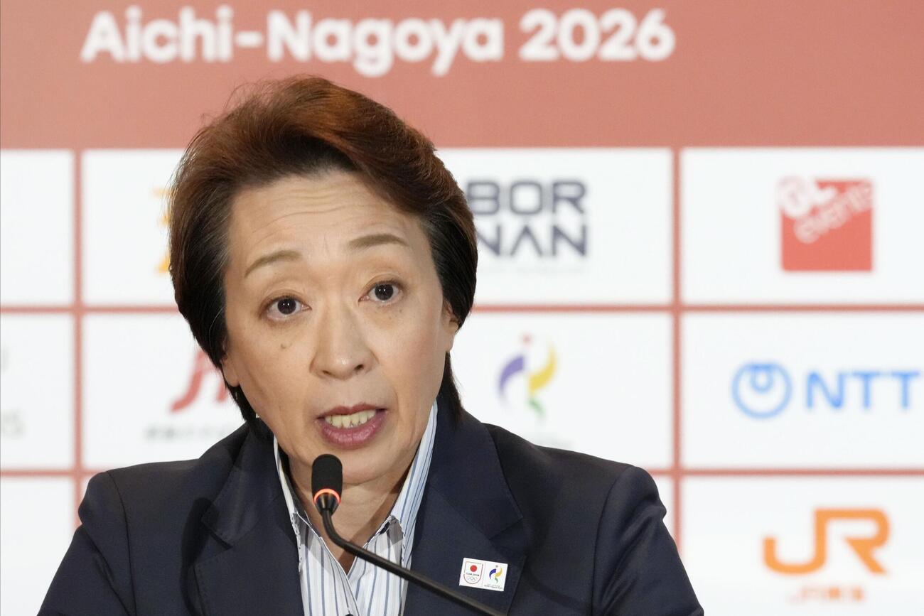 記者会見するJOCの橋本聖子会長＝3日午前、名古屋市(共同)
