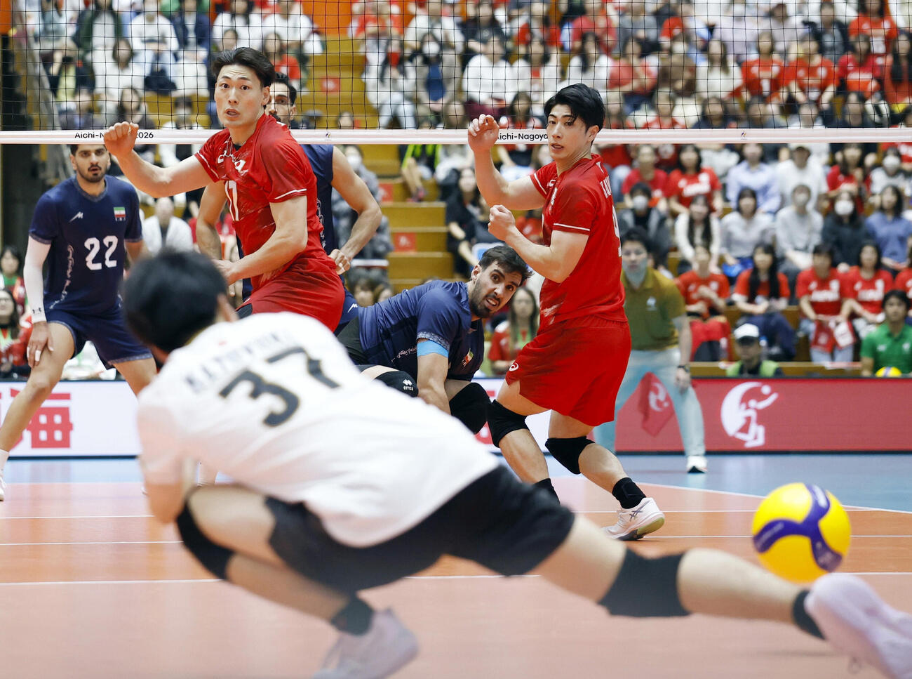 日本－イラン　第4セット、失点した日本（共同）