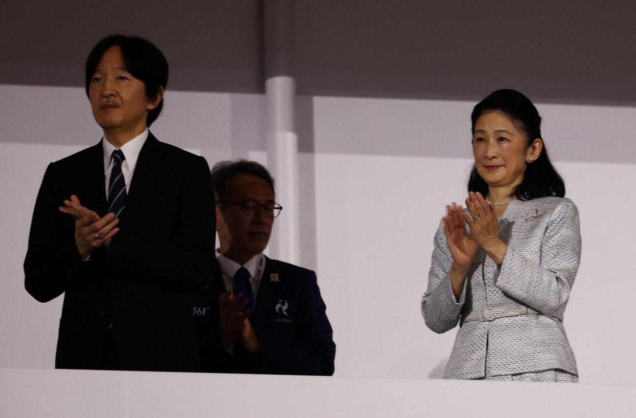 閉会式に出席された秋篠宮ご夫妻（ロイター）
