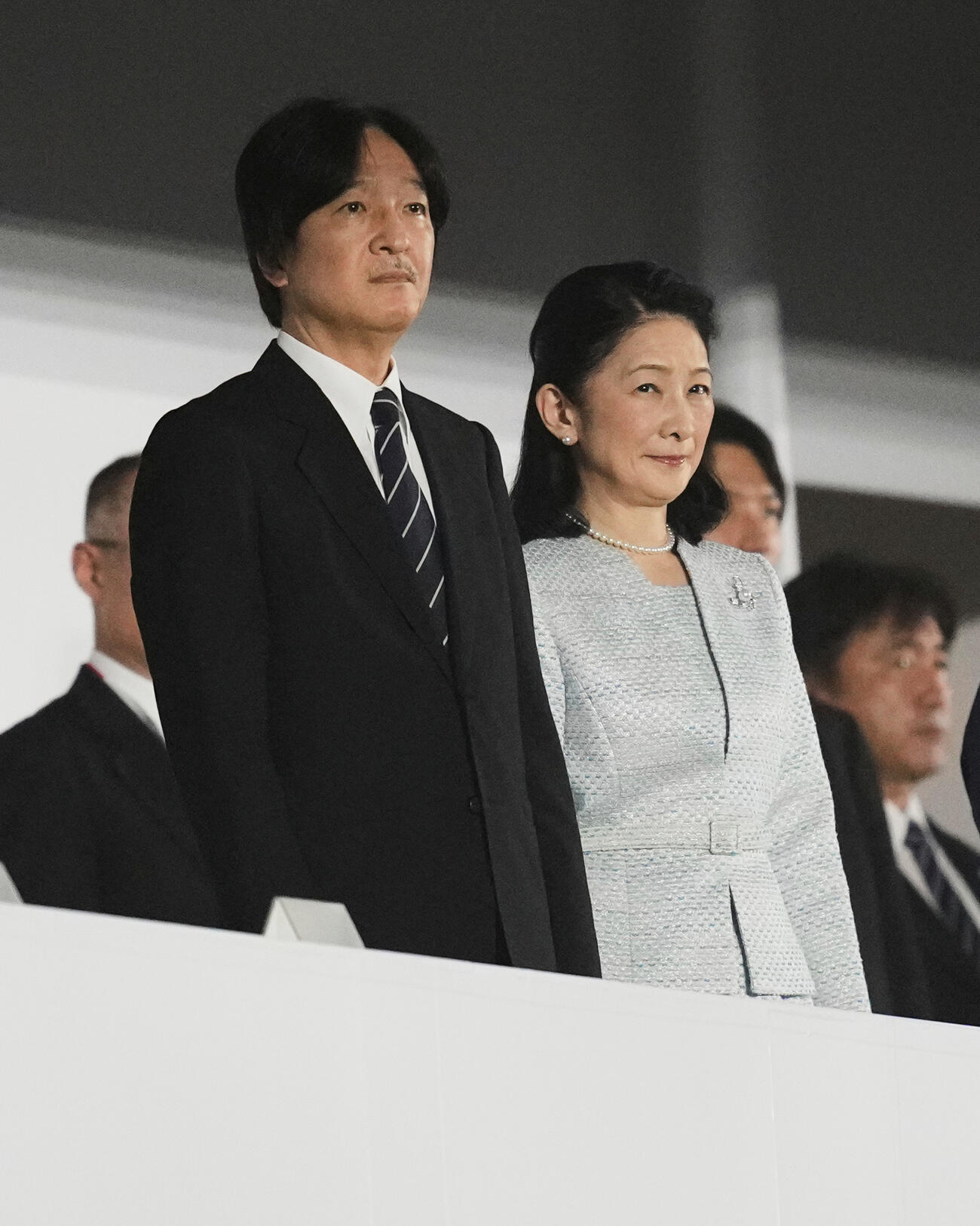 閉会式に出席された秋篠宮ご夫妻（AP）