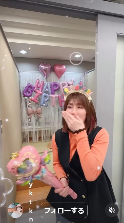 サプライズで誕生日を祝福される吉田沙保里（インスタグラムから）