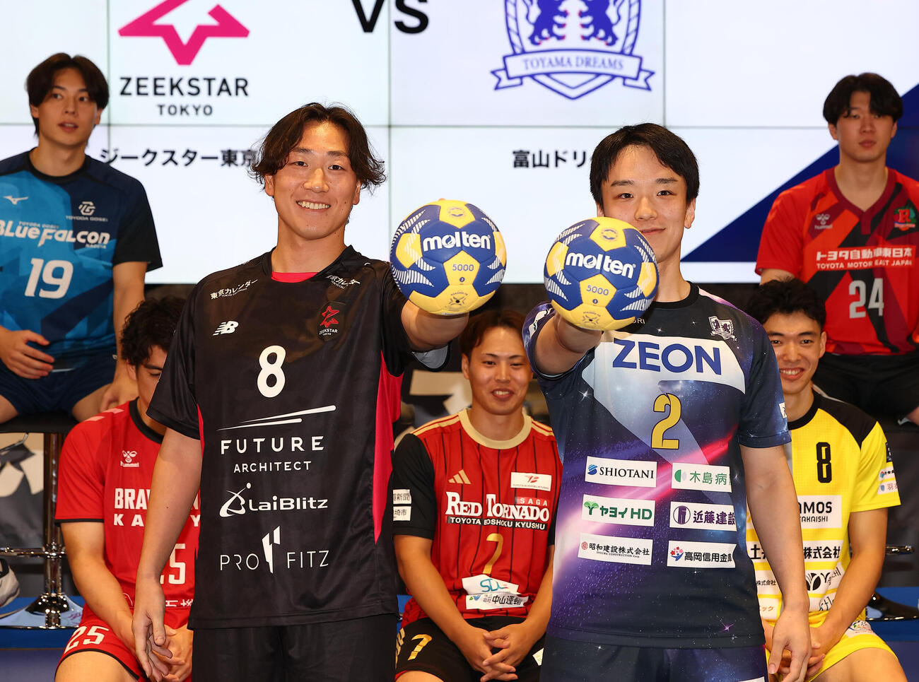 リーグH開幕カードで対戦するジークスター東京元木博紀（左）と富山ドリームス青沼健太（撮影・野上伸悟）