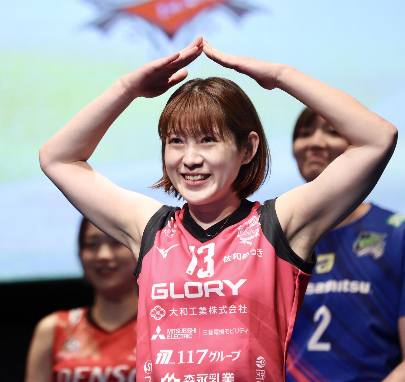 ステージでポーズを決めるヴィクトリーナ姫路福留慧美（撮影・河田真司）