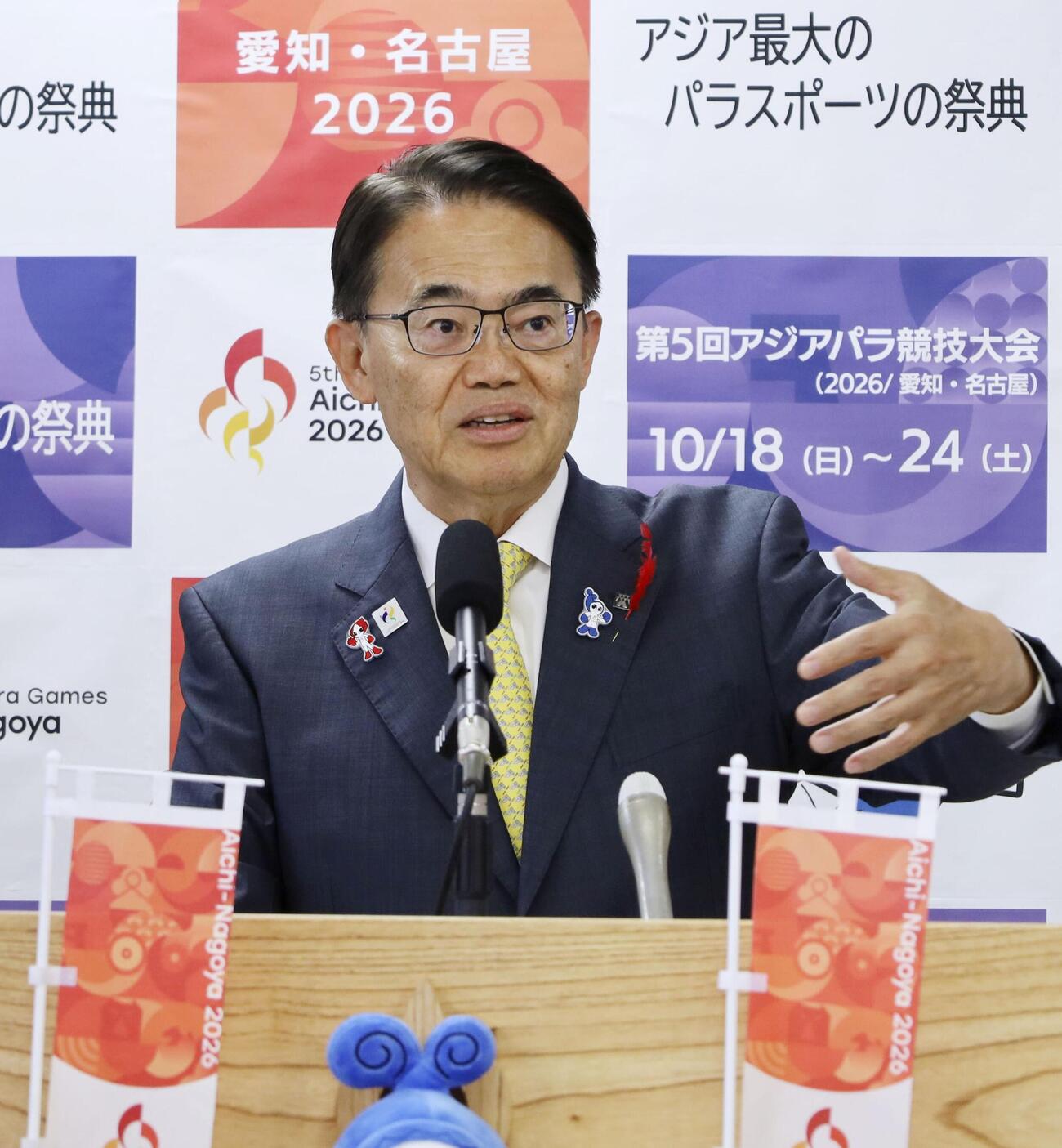 定例記者会見でアジア大会を振り返る愛知県の大村秀章知事＝6日午前、名古屋市(共同)