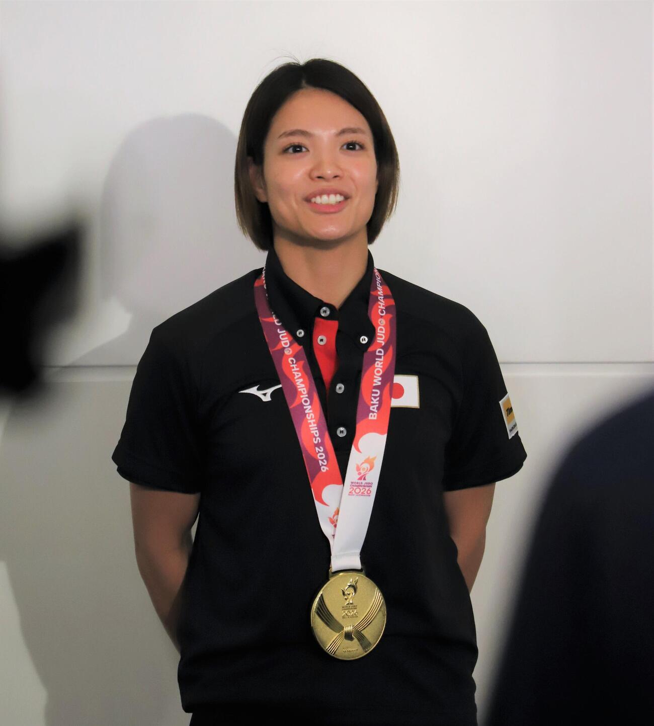 世界選手権から帰国した阿部詩（撮影・藤塚大輔）