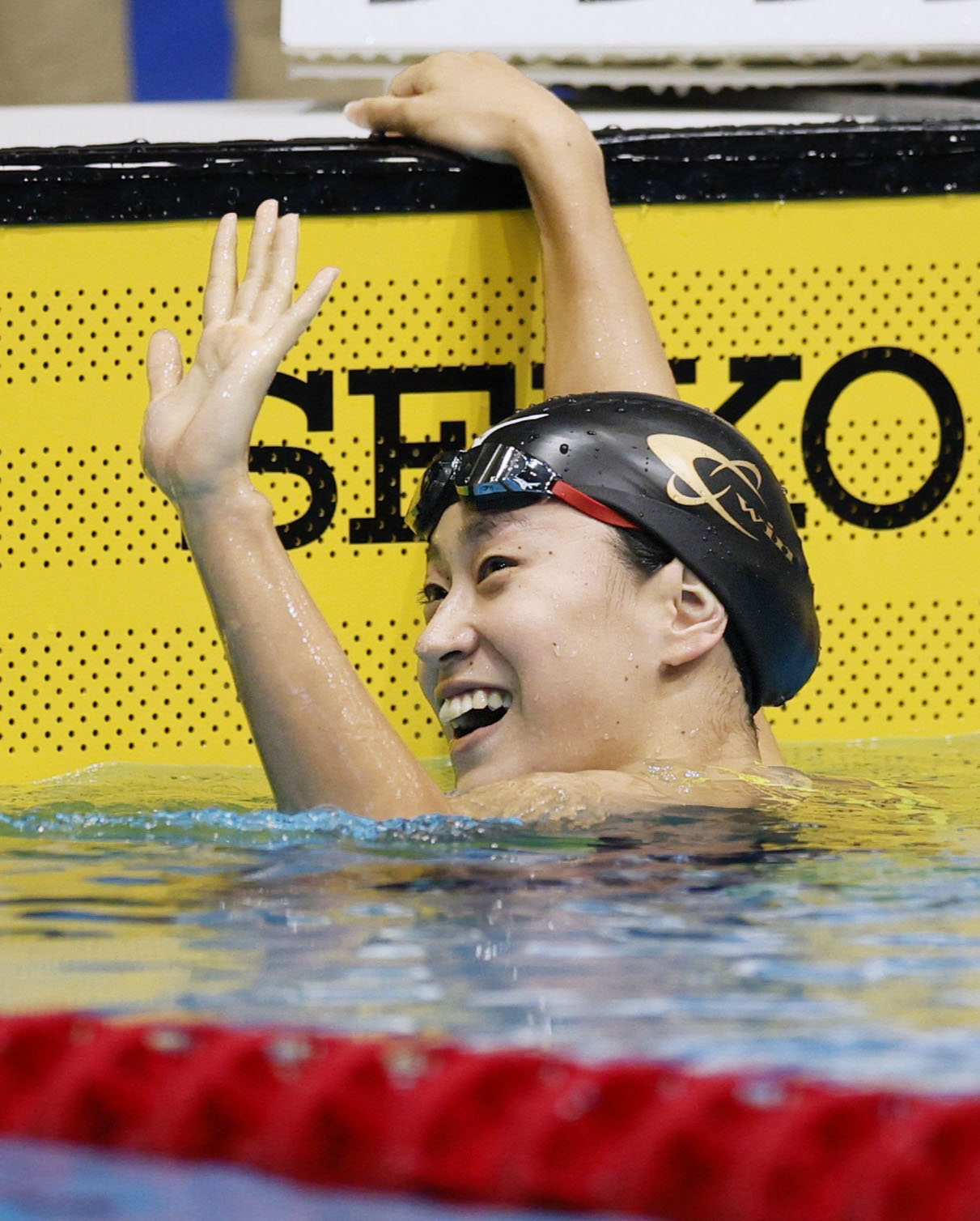 女子100メートル平泳ぎを1分3秒82の短水路日本新で制した加藤心冨＝SAGAサンライズパーク水泳場(共同)