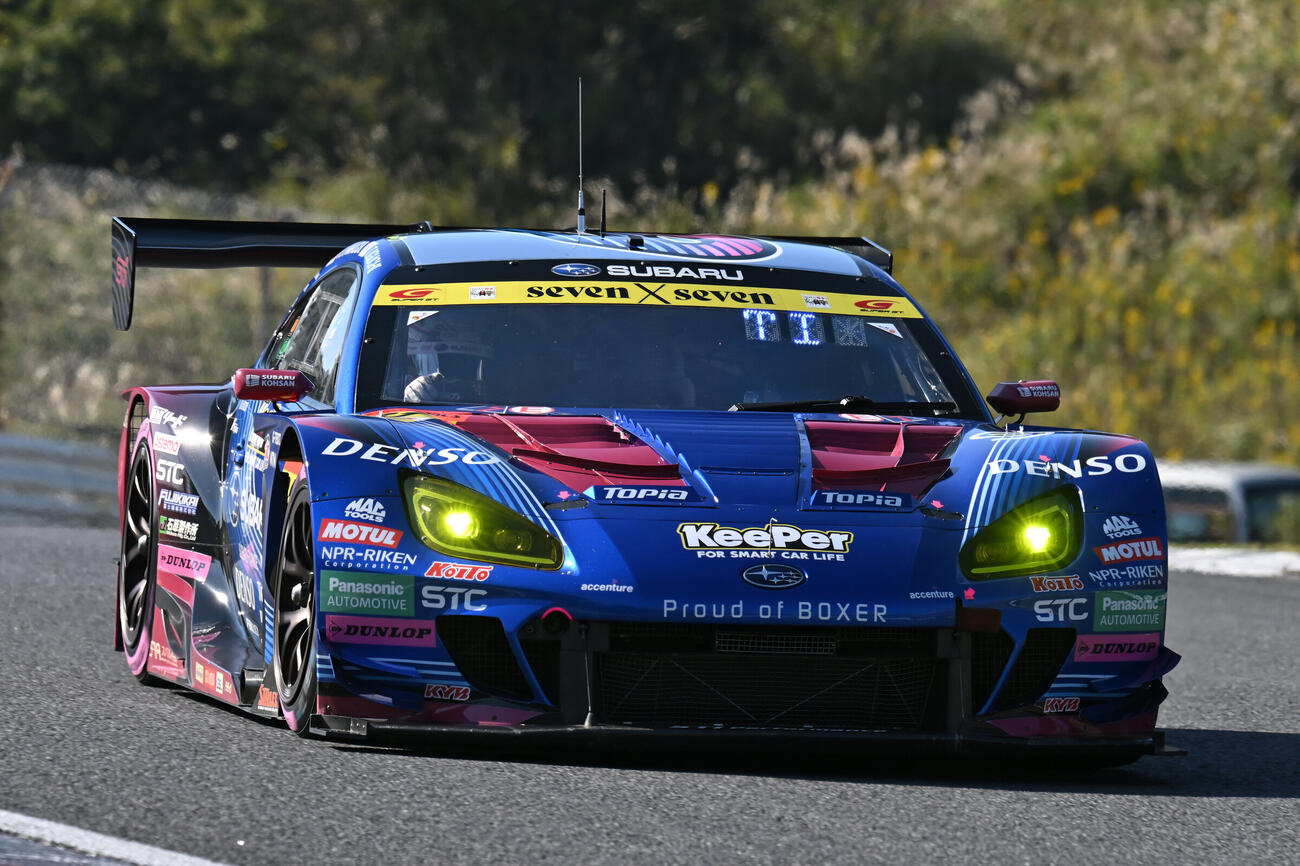 GT300クラスでポールポジションを獲得した61号車（GTA提供）