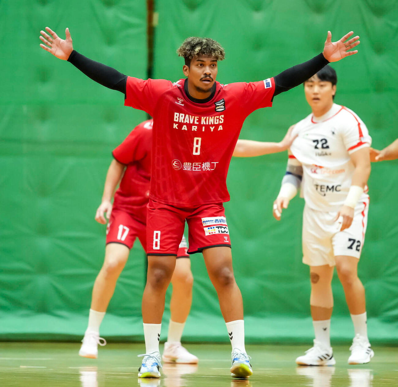 ブレイヴキングス刈谷のディフェンスの要を担うLB富永聖也（C）ブレイヴキングス刈谷