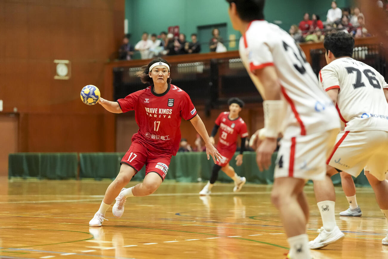 ブレイヴキングス刈谷のディフェンスの要を担うLW高野颯太（C）ブレイヴキングス刈谷