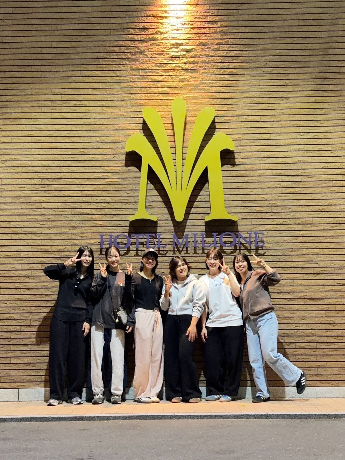 （左から）アルテミス北海道の古野愛心、杉山由奈、奥出望未、青木優、辻桃奈、三反田奈々星