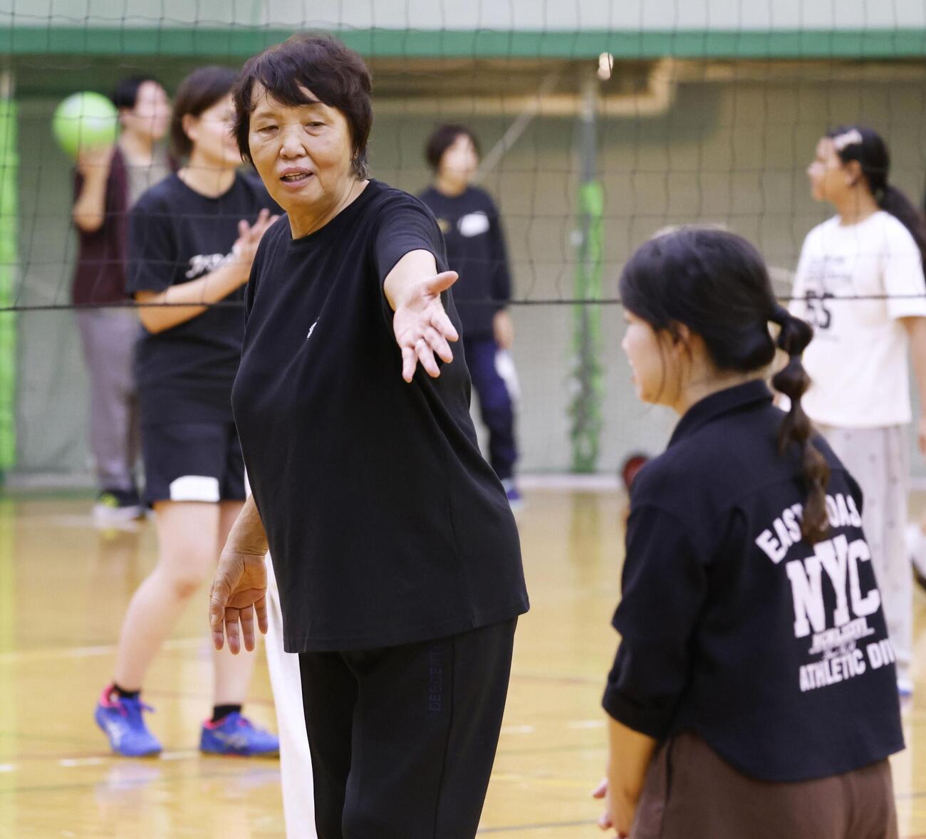 「アジアスポーツフェスタ2026」に参加した、モントリオール五輪バレーボール女子の金メダリスト、西川（旧姓横山）樹理さん＝横浜市(共同)