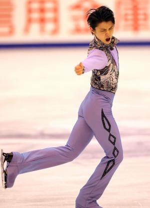 羽生結弦プリンス薄紫衣装でSP1位「楽しかった」 - フィギュア 