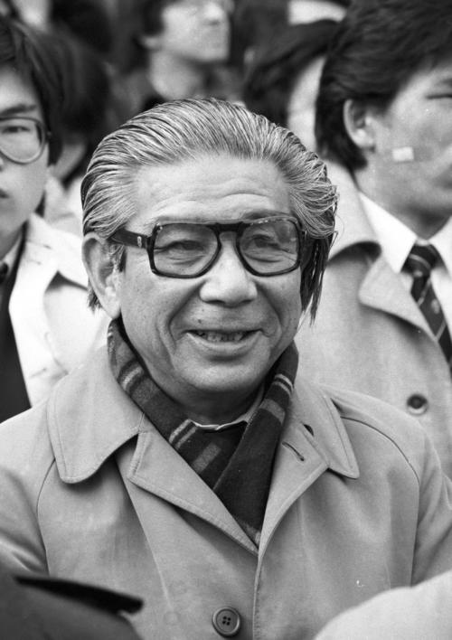81年12月、早大・大西監督はスタンドで観戦する