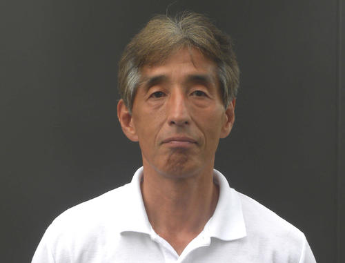 花園ラグビー場の芝の管理を行う近鉄レジャーサービス株式会社の山本和仁さん