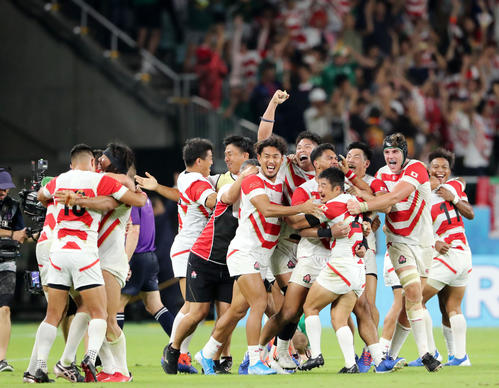 アイルランドに勝利し喜びを爆発させる日本の選手たち（2019年9月28日）