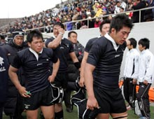 長崎北陽台に敗れ引き揚げる大分舞鶴フィフティーン（撮影・梅根麻紀）